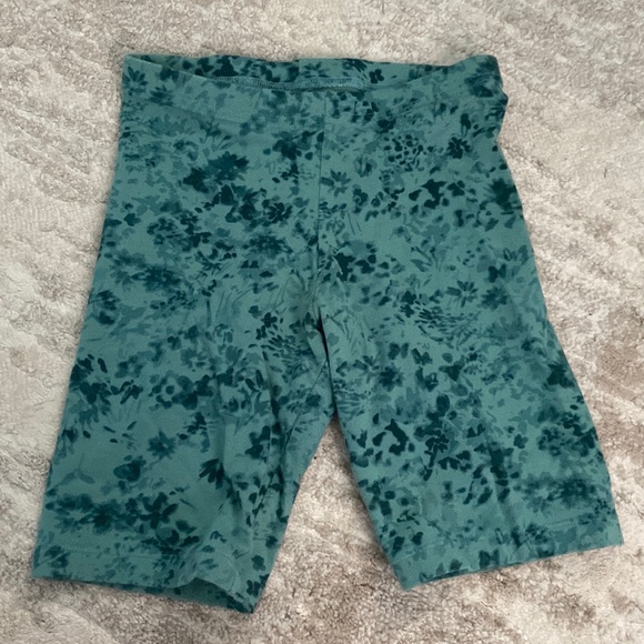 Old Navy Pants - Bike shorts